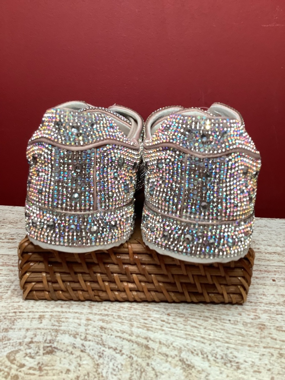 Matisse Bennet NWOT Sparkling Pink Rhinestone Embellished Lace Up Sneakers Comfy - Picture 8 of 11